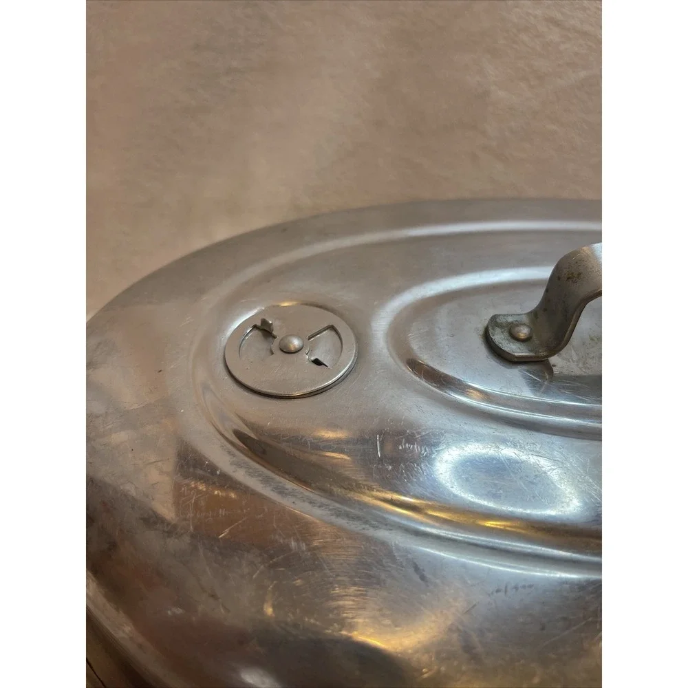 Vintage Oval Aluminum Roasting Pan with Domed Vented Lid Silver 18.5‎ Inch